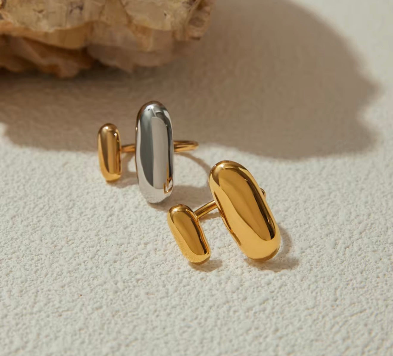 Capsule Ring