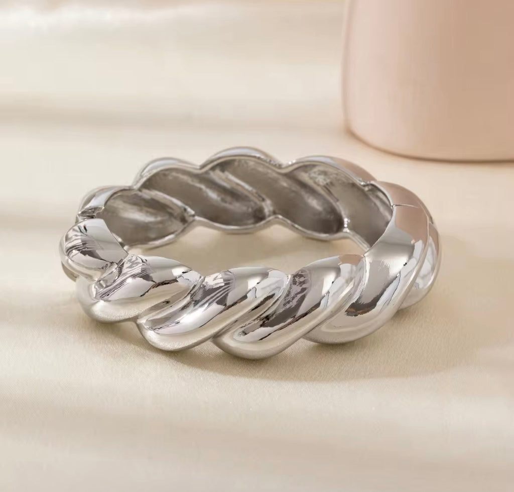 Bella Bangle